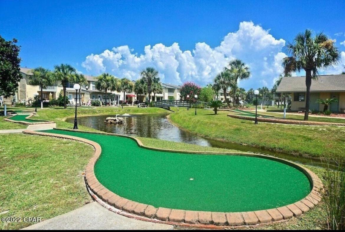 Sunny Daze: Beachside Family Resort Panama City Beach Exterior photo