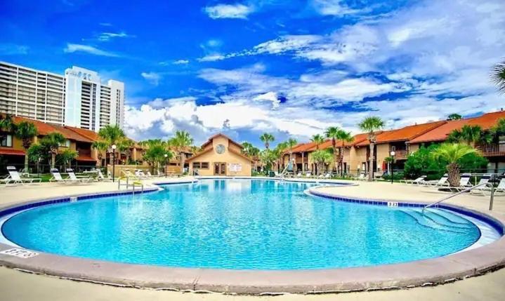 Sunny Daze: Beachside Family Resort Panama City Beach Exterior photo